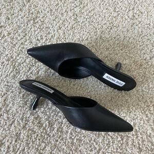 NWT Steve Madden Black Kitten Toe Pointed Heels size 6.5